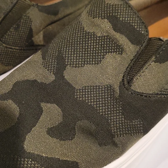 Steve Madden Slip-on Sneaker - Picture 5 of 8